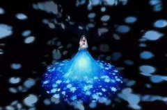 全息投影和裸眼3D兩者之間有哪些區(qū)別？